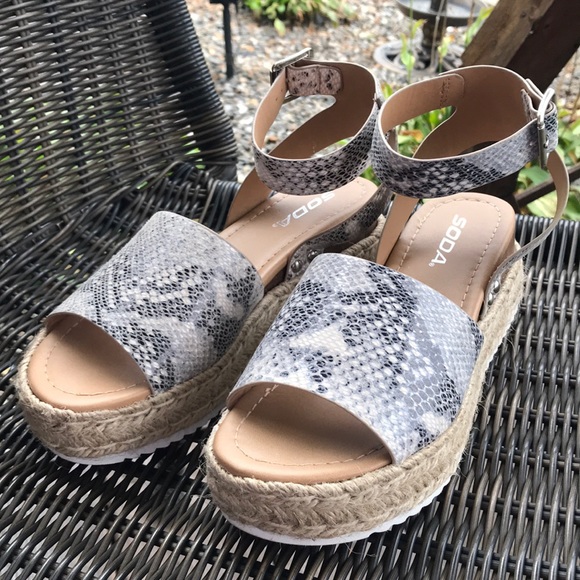 Soda Python platform sandals - Picture 1 of 4